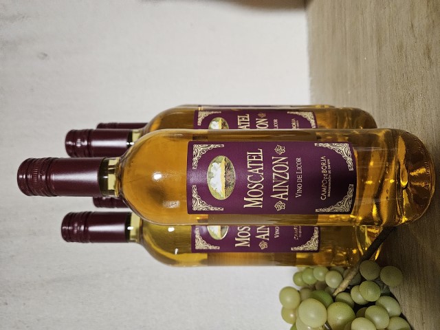 Viña Ainzón Moscatel (Moscato)